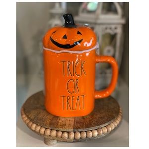 Rae Dunn Trick or Treat Mug 🎃